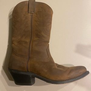 Durango boots size 8